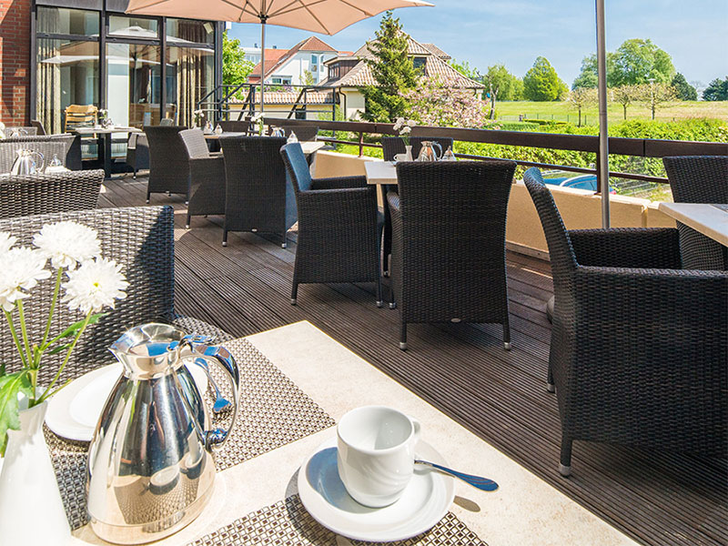 villa-am-meer-hotel-in-groemitz-foto-sonnenterrasse